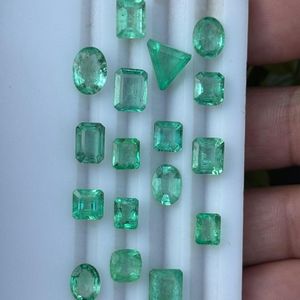 พลอยมรกตสีเขียวธรรมชาติจากโคลอมเบีย รูปทรงคละแบบ น้ำหนัก 1 ถึง 2 กะรัต คุณภาพ AA น้ำมันน้อย ขายส่ง ฟรีไซส์ กำลังเป็นที่นิยม - Product Image 4