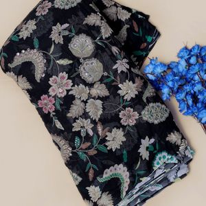 ผ้าจอร์เจตต์สีดำพรีเมียม ปักลายดอกไม้แบบเหมือนจริงด้วยด้ายซารี ลายเถาวัลย์หรูหรา น้ำหนักปานกลาง เหมาะสำหรับชุดแต่งงาน - Product Image 4