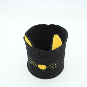 Portalápices de Fieltro con Cara de Gato Negro, Orejas Amarillas y Bigotes, Organizador de Escritorio Hecho a Mano para Oficina o Hogar - Product Image 3