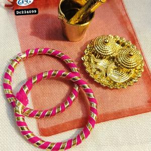 Set Premium de Haldi y Kumkum con Brazaletes, Elegante Combo de Regalo Dorado para Pooja, Accesorios Tradicionales para Festivales, Regalos de Agradecimiento - Product Image 1