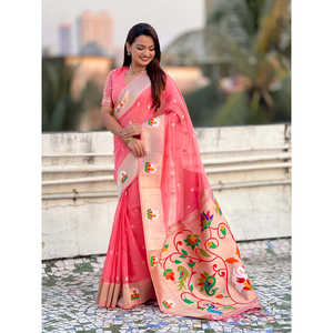 Sari en soie Paithani tissé en organza rose foncé avec des fils de zari pour les mariages - Product Image 1