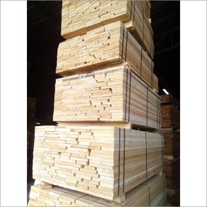 Bois de construction en vente, conçus pour des projets de construction robustes, des applications de charpente et de revêtements de sol, et pour les professionnels. - Product Image 6