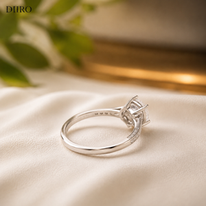 Bague de fiançailles élégante en argent sterling 925 avec moissanite, bijou en diamant rond brillant - Product Image 5