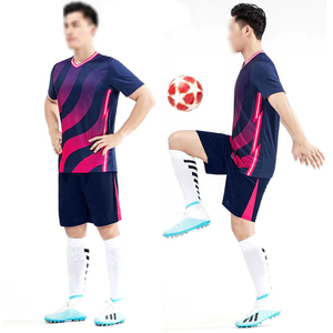 Tenue de football courte élégante pour homme ASTURBAN WEAR, fabriquée au Pakistan, 100 % polyester, respirante, anti-humidité, anti-bactérienne, pour l'hiver - Product Image 4