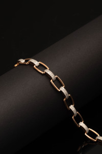 Pulsera Delicada con Diamantes Redondos de 1.18 CTW en Oro Rosa de 9K, Joyería Fina Elegante para Mujer, Regalo Romántico y Atemporal - Product Image 3