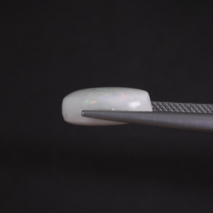 Opale naturelle blanche certifiée IGI, pierre précieuse en vrac, 6,45 carats, ovale 13,5x13mm, taillée à la main, polie, traitée à la cire/l'huile, directement de l'usine - Product Image 2
