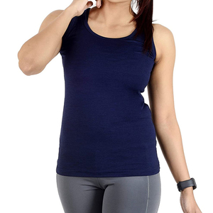 Venta al por mayor de camisetas de gimnasio lisas de tela transpirable con diseño personalizado. Las mejores camisetas sin mangas para mujer al por mayor. - Product Image 3