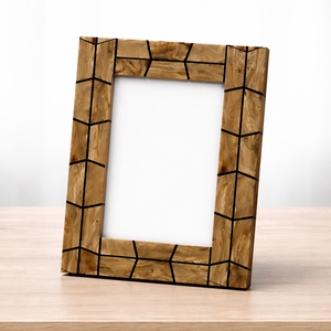 กรอบรูปไม้ทำมือ 2 สี ของ Bela Artisan พร้อมลายโมเสก รูปทรงสี่เหลี่ยมผืนผ้า แนวตั้ง สำหรับวางบนโต๊ะ ดีไซน์ไม้ธรรมชาติ ตกแต่งบ้าน - Product Image 1