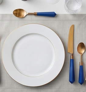 Ensemble de couverts modernes avec ustensiles en métal plaqué or, manche bleu, compatibles lave-vaisselle, pour utilisation sur table de mariage - Product Image 3