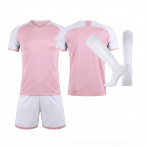 Ensemble d'uniformes de football personnalisés rose clair et blanc, 100 % polyester, tissu mesh, évacuation de l'humidité, séchage rapide, impression numérique, taille élastique - Product Image 1
