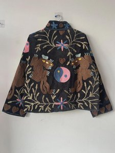 Chaqueta Corta Boho Oversize de Terciopelo y Algodón con Bordado Étnico Suzani Negro, Cuello Alto, Estilo Bohemio para Festival, Regalo para Mujer - Product Image 3