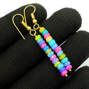 Pendientes de cuentas de ópalo etíope natural multicolor, pendientes de plata y oro, regalo para ella - Product Image 1