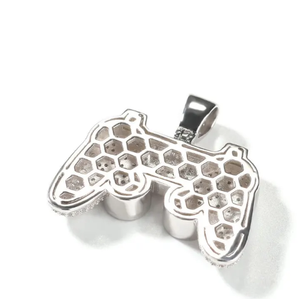 Colgante de Lujo Chapado en Oro con Diseño de Control de Videojuegos y Alas, con Diamantes de Moissanita, Joyería Iced Out, Venta al por Mayor - Product Image 4