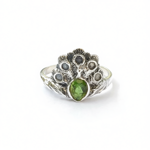 Anillo de Peridoto de 2.8 Gramos con Engaste de Puntas Estilo Vintage para Cualquier Aplicación - Product Image 2