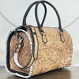 Nouvel Arrivage de Luxe : Sac à Main Western en Cuir Véritable Façonné à la Main, Grand Sac Bandoulière Designer pour Femme, Sac de Voyage Type Duffel - Product Image 1