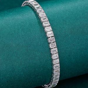 Bracelet tennis classique en diamant taille émeraude, argent 925, sertissage en canal, pour femme, usage quotidien - Product Image 3
