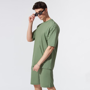 ชุดฤดูร้อนพรีเมียม กางเกงขาสั้นและเสื้อยืด ผ้าฝ้าย 100% ระบายอากาศได้ดี นุ่มสบาย เหมาะสำหรับออกกำลังกายและสวมใส่ทั่วไป รับผลิตตามแบบ OEM แบรนด์ส่วนตัว - Product Image 2