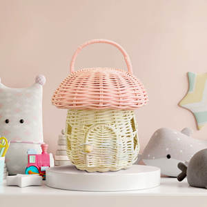 Preciosas bolsas infantiles de ratán en forma de hongo rosa para niñas, hechas a mano. - Product Image 6