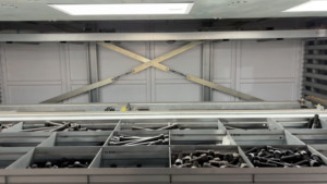 Передовое логистическое оборудование Runze для электронной коммерции: Умный складской робот, вертикальная подъемная модульная система, металлический модуль с грузоподъемностью 4000 кг, ISO9001 - Product Image 2