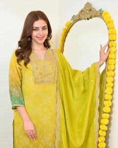 Reine, wunderschöne Stickerei, Größen <span class=keywords><strong>M</strong></span> bis XXL, gerade geschnittenes, knielanges Kurti- und Hosen-Set, geeignet für Groß- und Einzelhandel. - Product Image 3