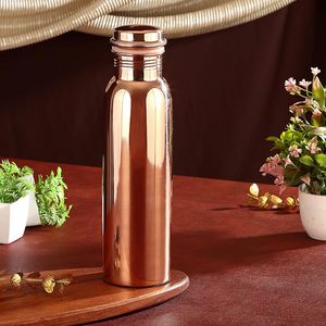 Bouteille de bière classique en cuivre pur doré 950 ml, anti-fuite, idéale pour le bureau, vente en gros, design martelé, qualité supérieure, Inde - Product Image 2