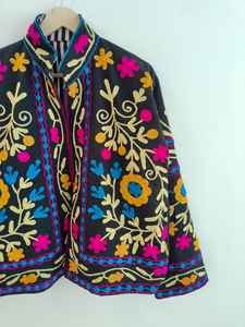 Veste courte en velours brodée Suzani, style indien, faite à la main, unisexe, cadeau pour demoiselle d'honneur, veste d'hiver, veste pour femme - Product Image 4