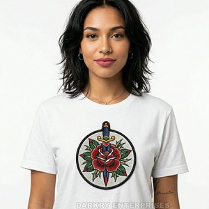 Camiseta Gris para Mujer con Diseño de Corazón de Gato Personalizado, Estampado de Dos Gatos y Luna, Fabricada en Algodón, Color Gris Jaspeado, Venta al Por Mayor, Arte Minimalista - Product Image 2