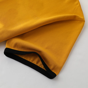 Camiseta Alpha Old Gold con Letras Griegas Impresas y Bordadas, Camiseta Universitaria de Algodón y Poliéster Unisex, Proveedor de Ropa al por Mayor con Logotipo OEM - Product Image 3