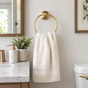 Support mural pour serviette en laiton doré martelé, anneau de serviette texturé rond, accessoire de salle de bain de luxe pour hôtel - Product Image 3
