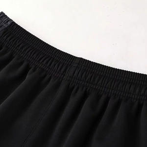 Ensemble de survêtement pour hommes athlétiques, conçu pour la performance, le confort, la salle de sport, l'exercice, le jogging, l'entraînement et un style urbain décontracté moderne. - Product Image 6