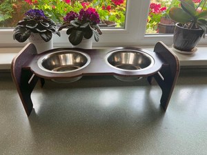 Mangeoire pour animaux de compagnie en bois naturel personnalisée, style visage de chien unique, avec bols en acier, produit avec taille personnalisée - Product Image 2
