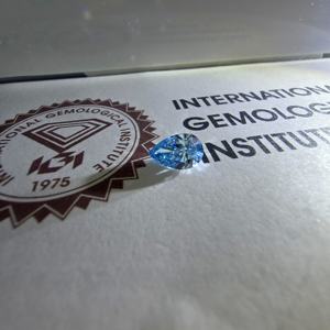 Diamante Cultivado en Laboratorio Azul Intenso de Corte Brillante en Forma de Pera de 1 Quilate, VS1, Certificado IGI, Piedra Suelta - Product Image 2