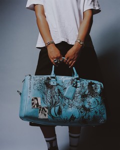 Sac de voyage en cuir premium rose style graffiti, grande capacité, design élégant et fabrication en gros - Product Image 4