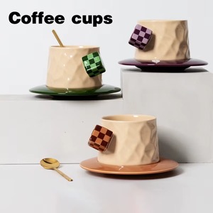 Mug en céramique à thème mignon avec soucoupe et poignées originales, idéal pour les cadeaux et promotions saisonnières - Product Image 3