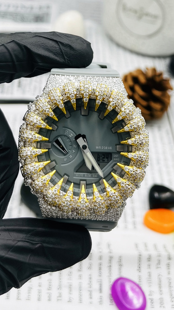 Luxury Iced Out Diamond Watch With Silver Spike Bezel Premium Moissanite Style Custom Case For Men Watch