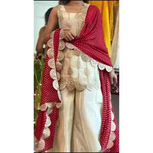 Conjunto de Traje Beige Indio y Pakistaní ND Fancy con Bordado y Lentejuelas, Talla L - Product Image 2