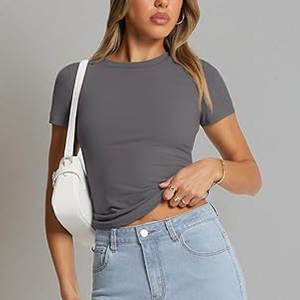 Camiseta de Manga Corta para Mujer Bella + Canvas, Corte Holgado - Product Image 2