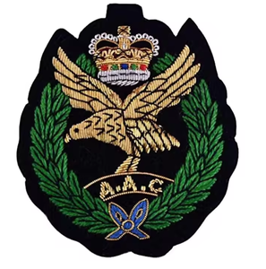 Broche brodée sur mesure de luxe de haute qualité, insignes faits à la main, artisanat détaillé, à coudre, en relief 3D - Product Image 2