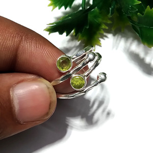 Bague ajustable en péridot vert naturel pour femme, en argent sterling 925, avec pierre précieuse, faite à la main, bijoux fins, certifiée pour mariage - Product Image 2