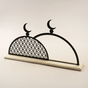 Centre de table élégant en métal pour la décoration du Ramadan, avec un design de lanterne élégant, pour une ambiance Ramadan Kareem. - Product Image 2