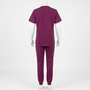 Conjunto de Uniforme Clínico para Mujer, Color Ciruela, Cuello en V, Blusa de Trabajo, Pantalones Rectos, Uniforme Clínico Personalizado, Fabricante al por Mayor - Product Image 3