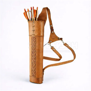 Carcaj de cuero premium para tiro con arco, diseño artesanal resistente, correa de hombro ajustable, ligero, para entrenamiento y deportes al aire libre - Product Image 3