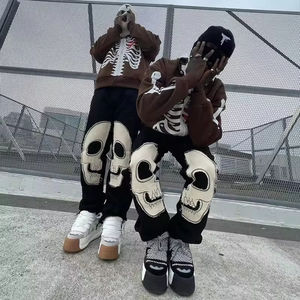 Ensemble sweat-shirt et pantalon de survêtement évasé personnalisé avec logo brodé, effet délavé, coupe oversize, style streetwear brodé et vieilli - Product Image 6