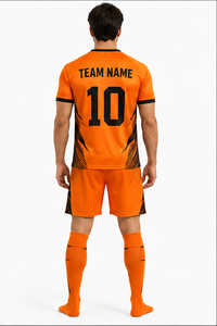 Kit d'équipe sportive haut de gamme avec tissu polyester respirant pour les jeunes et les joueurs adultes, uniforme de football pour les séances d'entraînement - Product Image 2