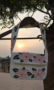 Bolso de Hombro de Cristal con Cuentas Hecho a Mano MS, Regalo de Boda, Cartera y Bolso de Mano, Bolso Artesanal Moderno y Colorido, Color y Forma Personalizables - Product Image 4