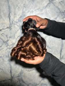 Extensiones de Cabello Rizado y Voluminoso 100% Cabello Humano Real Recogido de un Solo Donante, Paquetes Dobles: no son permanentes - Product Image 3