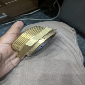 Raccord industriel en laiton poli Lucky Brass pour élément chauffant électrique, 2 pouces BSP avec 6 trous pour tuyau de 8,5 mm - Product Image 5