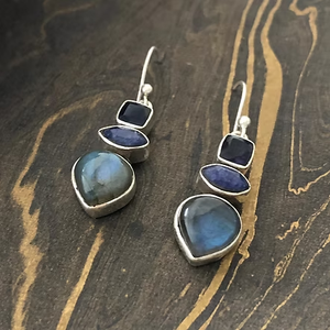 Boucles d'oreilles artisanales en argent sterling léger de 6,4 grammes pour femmes, avec labradorite et saphir - Product Image 2