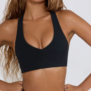 Soutien-gorge de sport élégant en tissu à séchage rapide avec bretelles dorsales réglables pour un ajustement parfait, idéal pour les séances d'entraînement à la salle de sport - Product Image 1