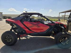 MAVERICK R X 999T DCT 4WD de Alto Rendimiento, 4 Tiempos, Certificado por la EPA y la CEE, UTV Listo para Usar - Product Image 3